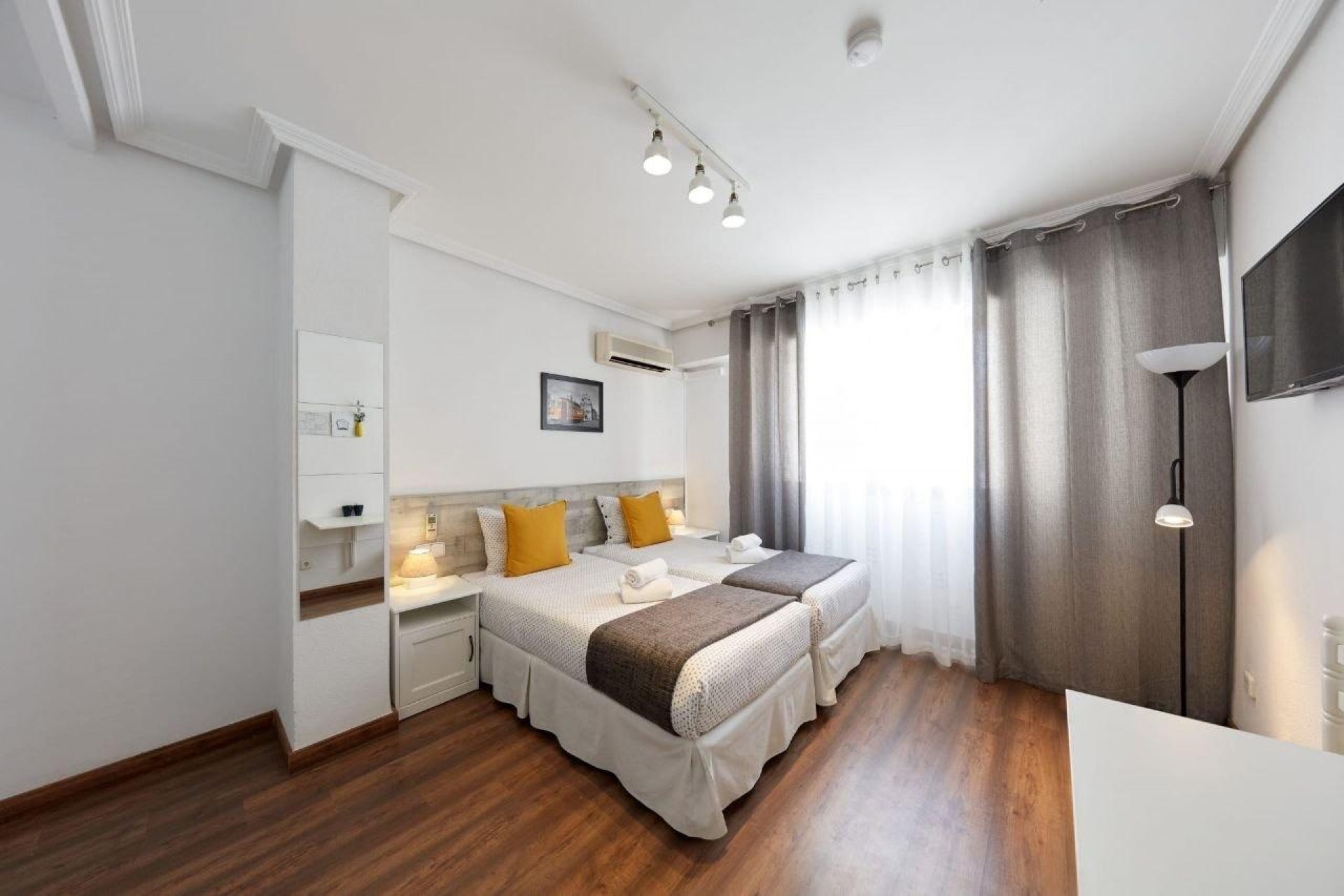 Te koop - Hostal -
Alicante - Carolinas bajas