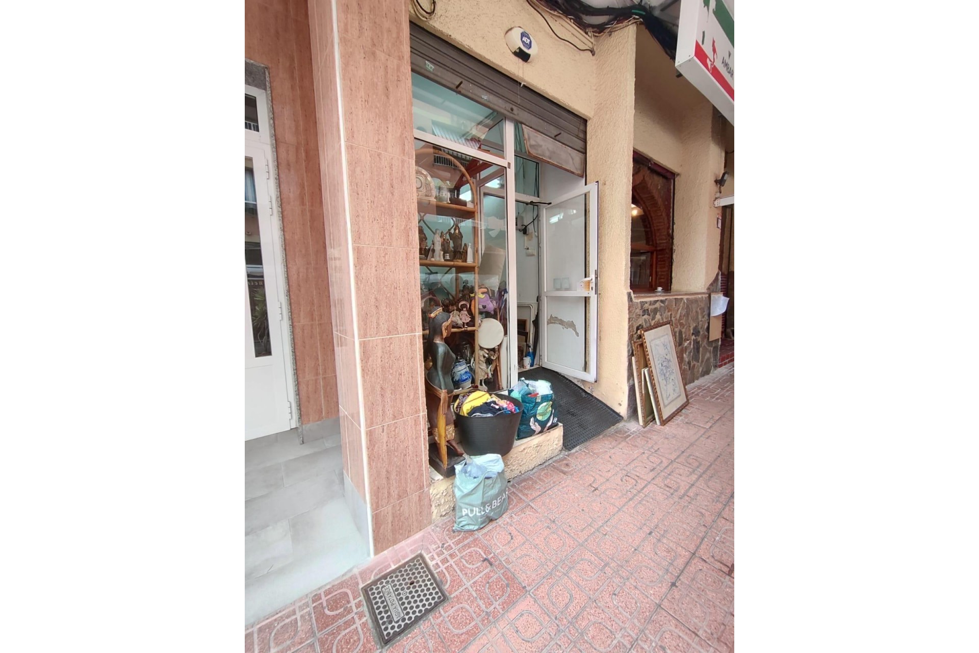 Te koop - Local comercial -
Torrevieja - Habaneras