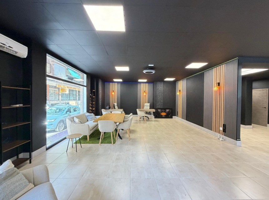 Te koop - Local comercial -
Torrevieja - Playa de los locos