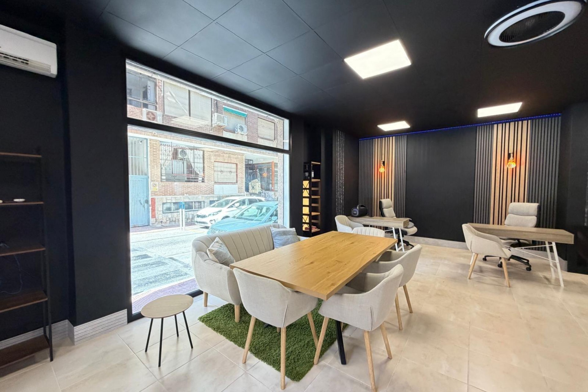 Te koop - Local comercial -
Torrevieja - Playa de los locos