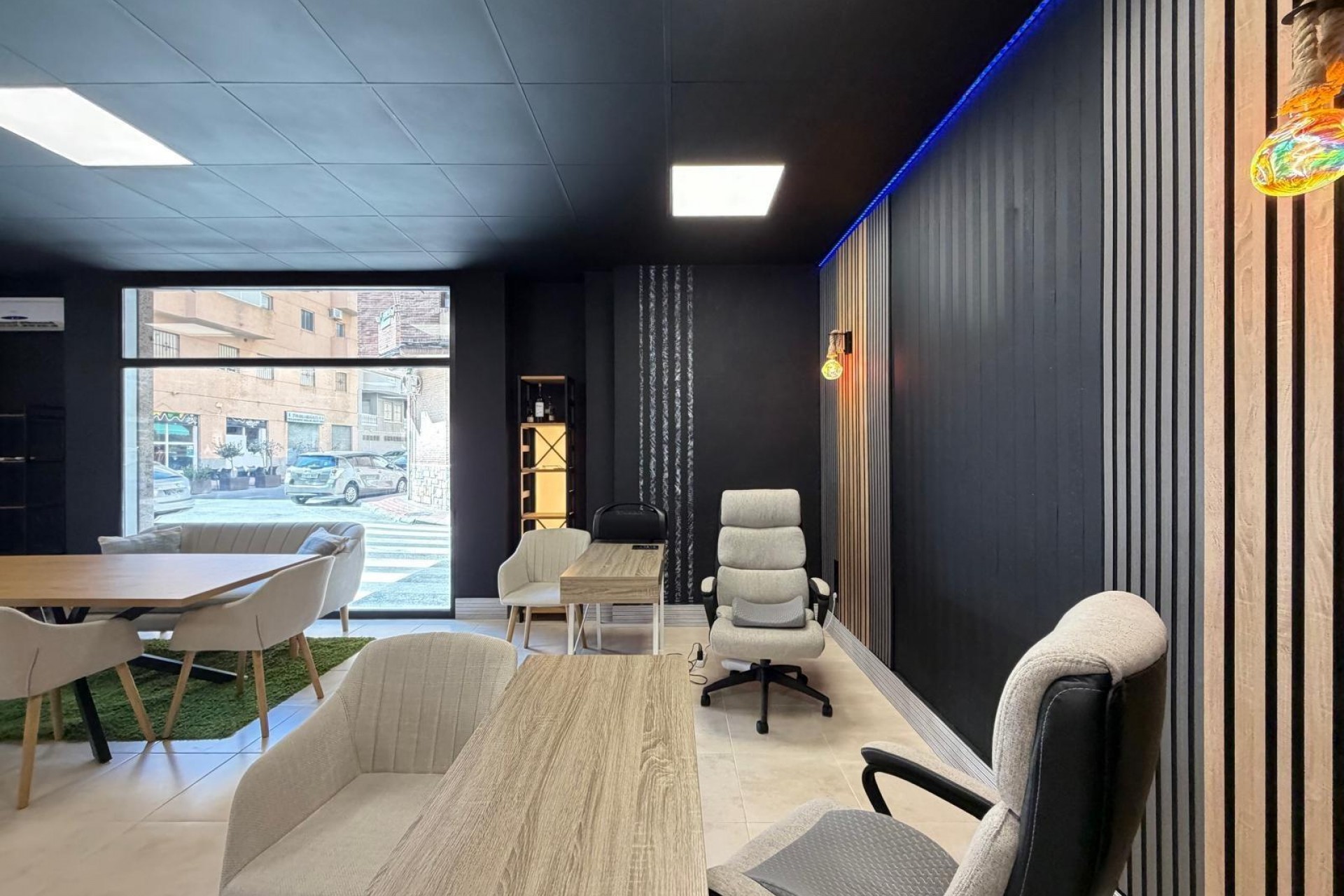 Te koop - Local comercial -
Torrevieja - Playa de los locos