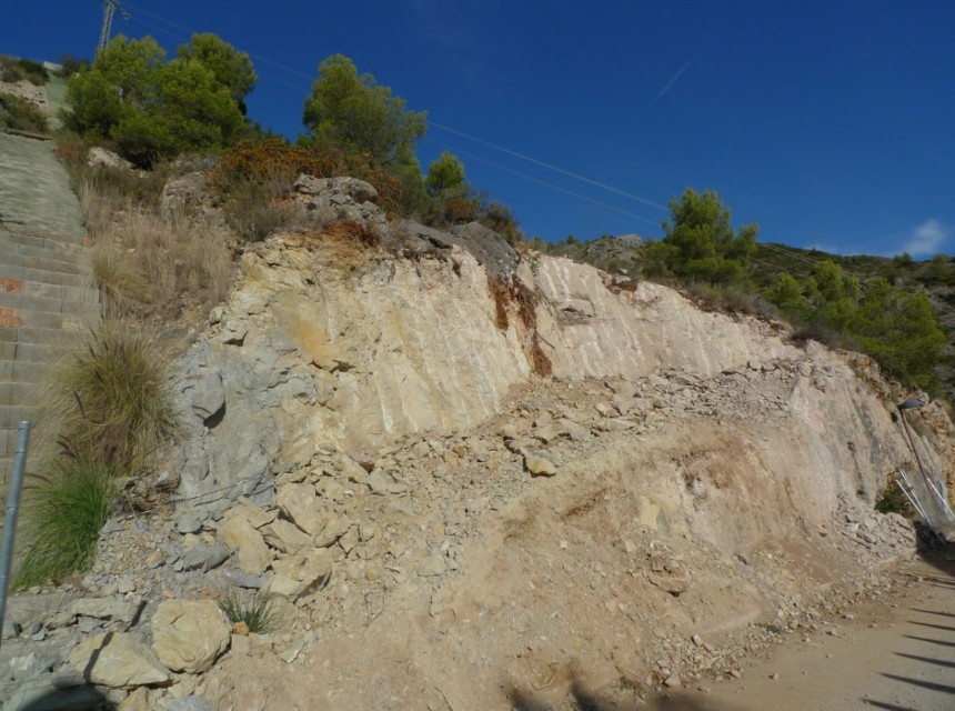 Te koop - Perceel/land -
Jalon