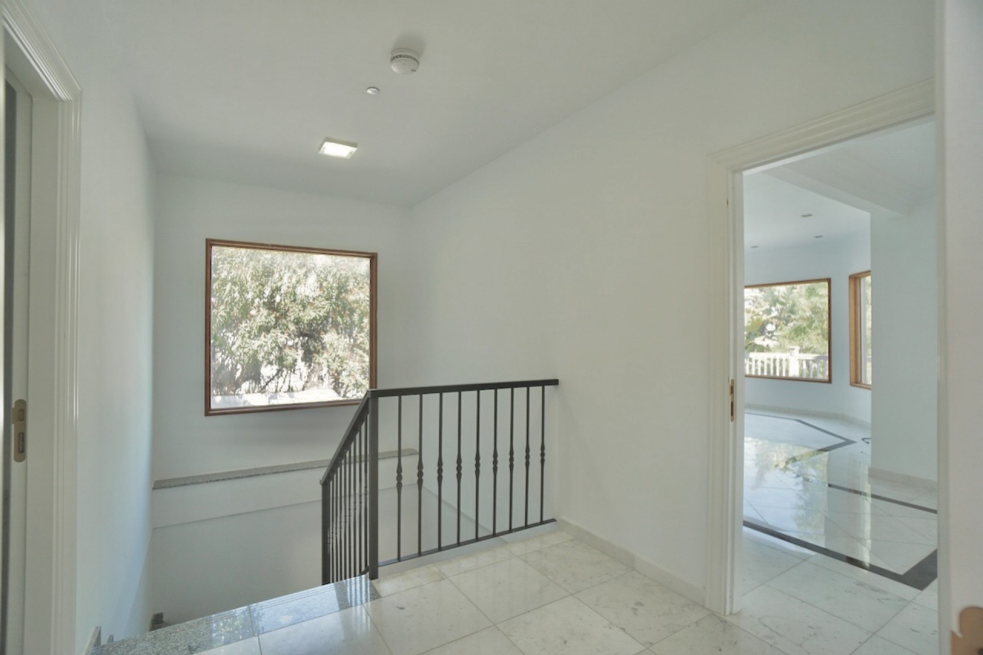 Te koop - Villa -
Benahavís - El Paraiso Alto