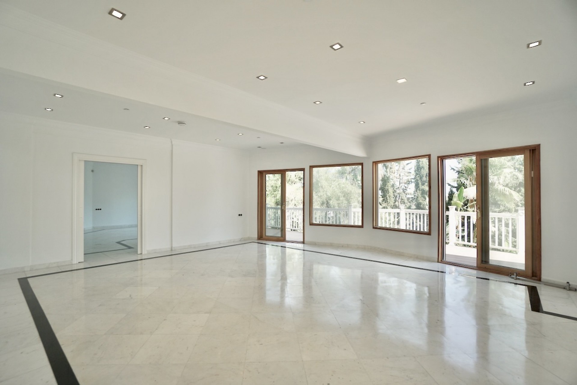 Te koop - Villa -
Benhavis - El Paraiso Alto