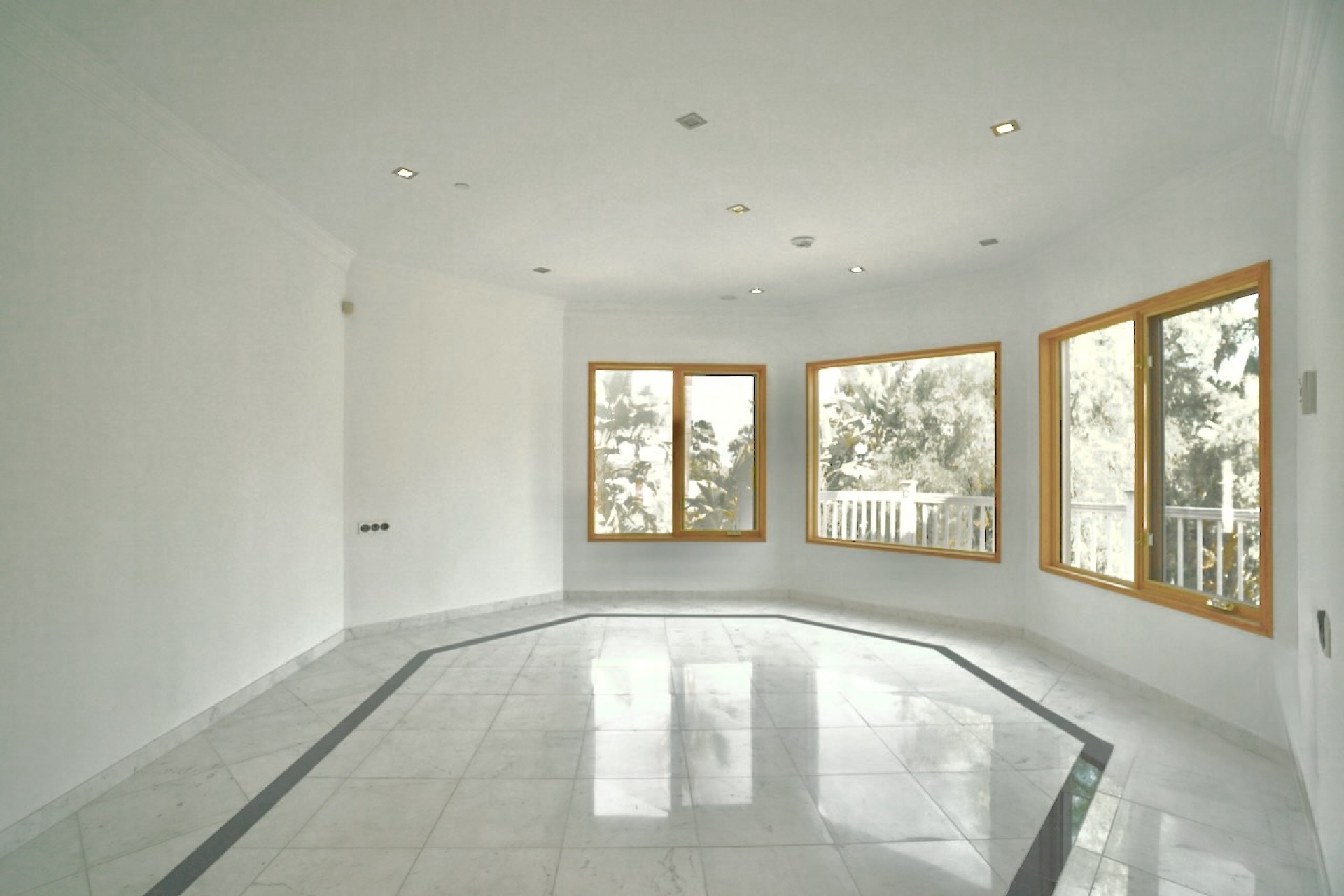 Te koop - Villa -
Benhavis - El Paraiso Alto