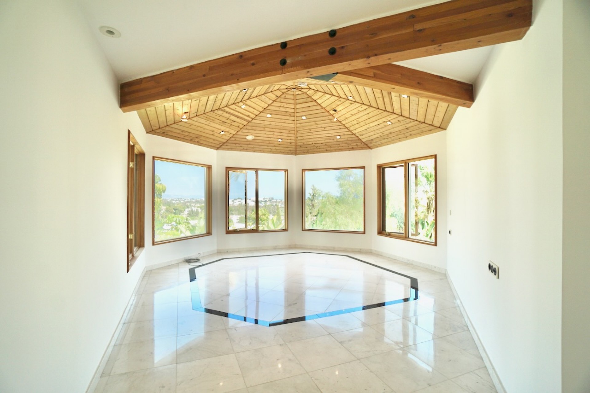 Te koop - Villa -
Benhavis - El Paraiso Alto