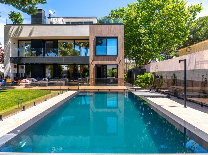 Te koop - Villa de Lujo -
Pozuelo de Alarcon - La Cabaña