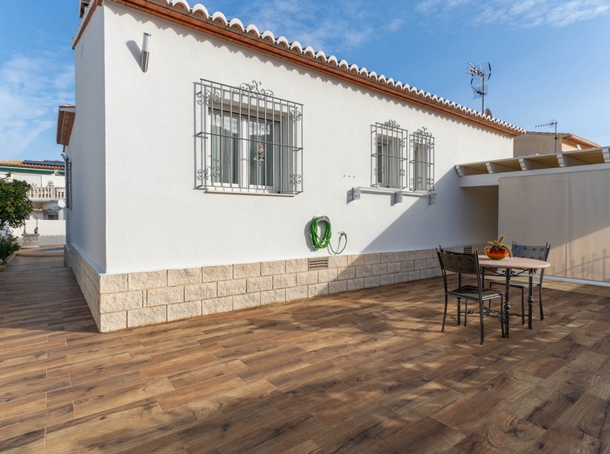 Te koop - Villa -
Denia