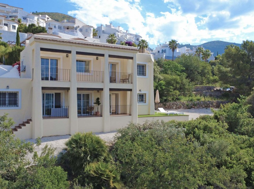 Te koop - Villa -
Jalon