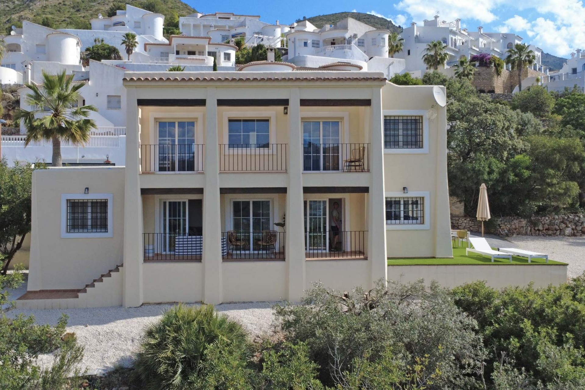 Te koop - Villa -
Jalon