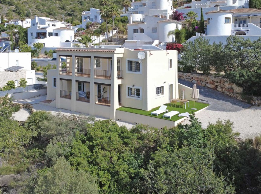 Te koop - Villa -
Jalon