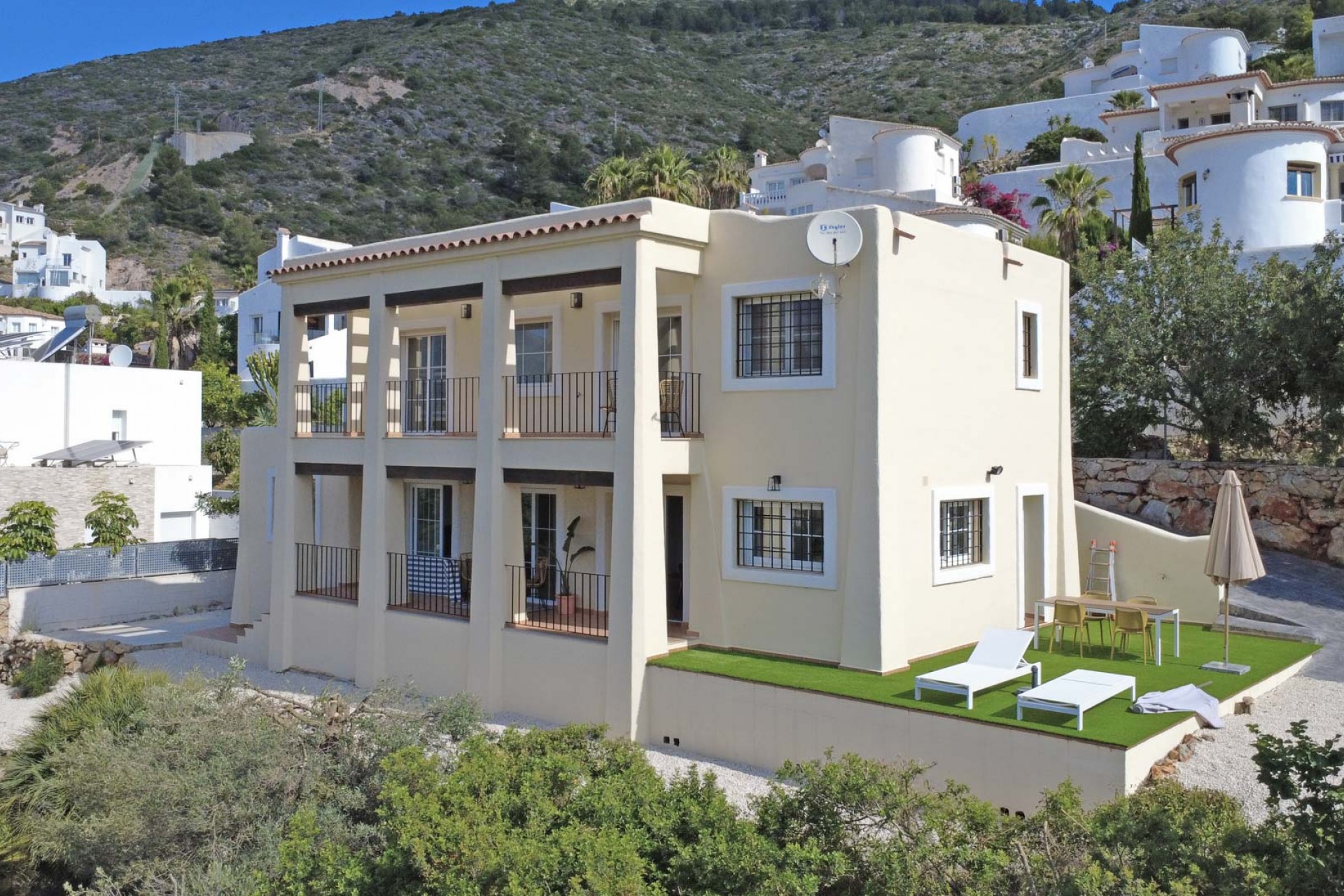 Te koop - Villa -
Jalon