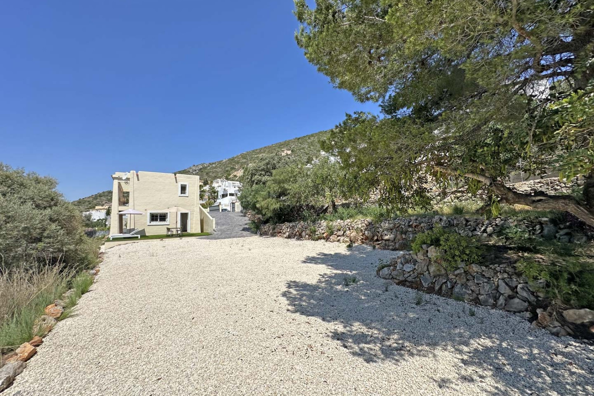 Te koop - Villa -
Jalon