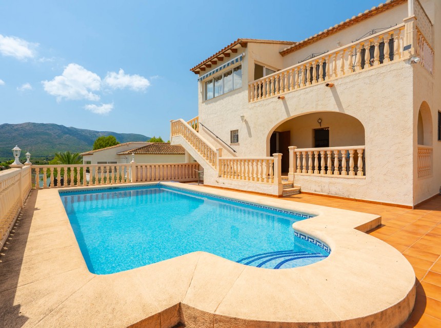 Te koop - Villa -
Jalon