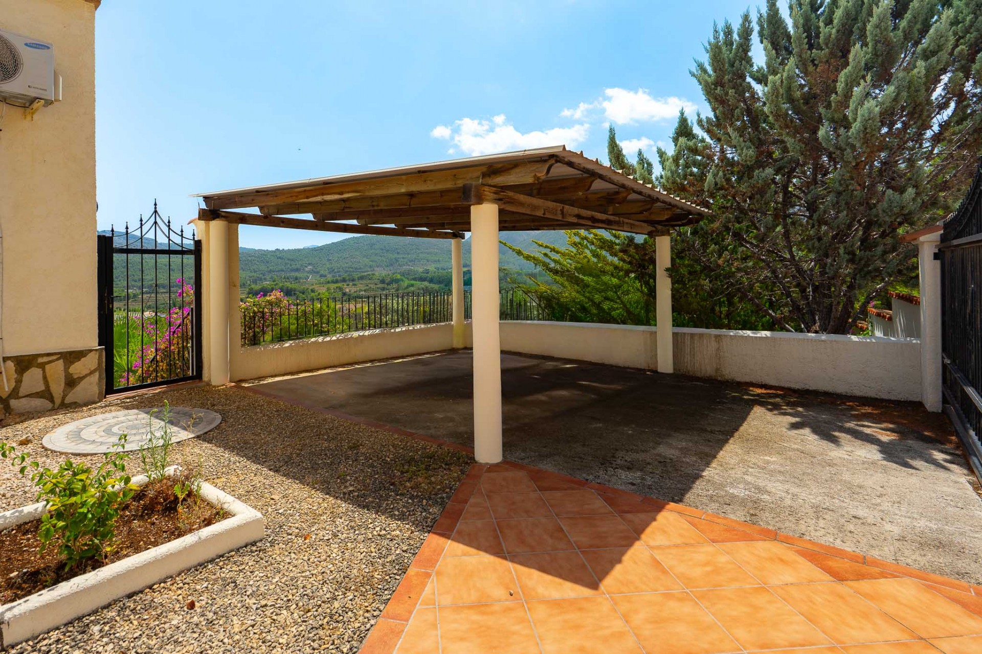 Te koop - Villa -
Jalon