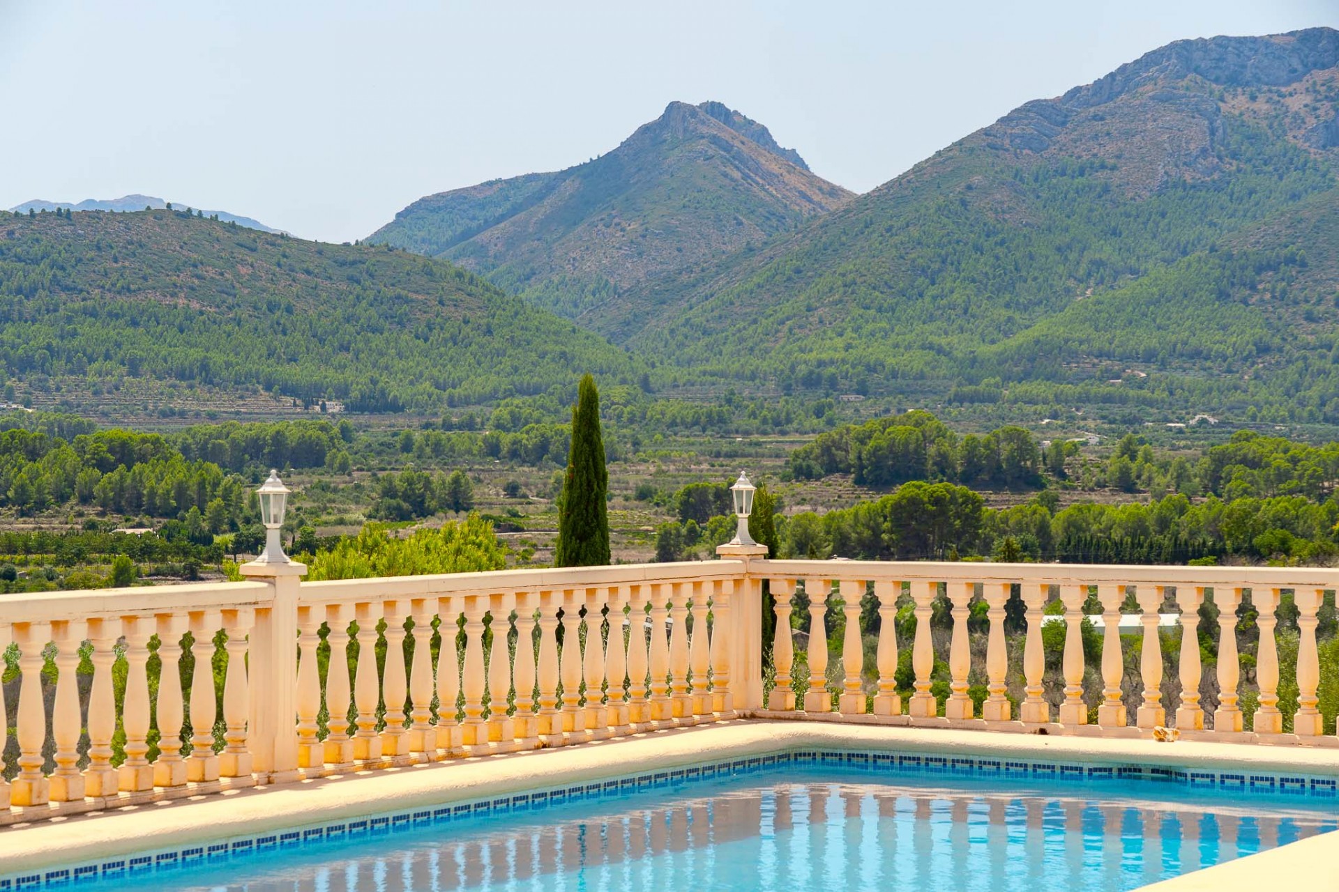 Te koop - Villa -
Jalon