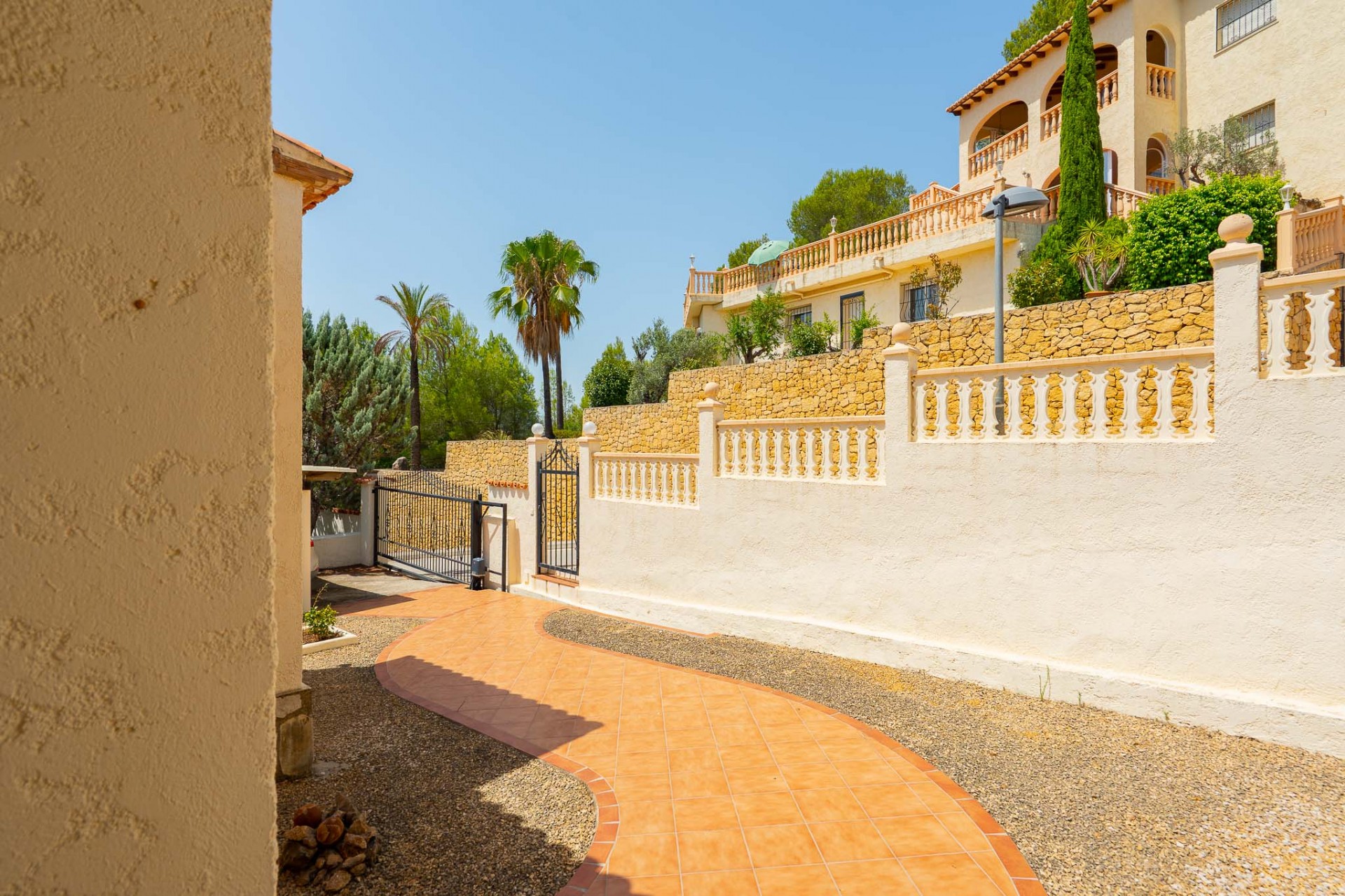 Te koop - Villa -
Jalon