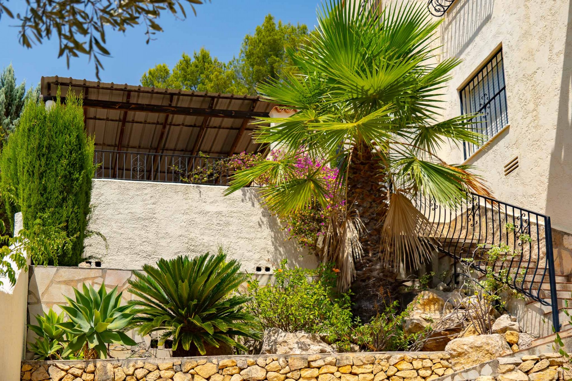 Te koop - Villa -
Jalon