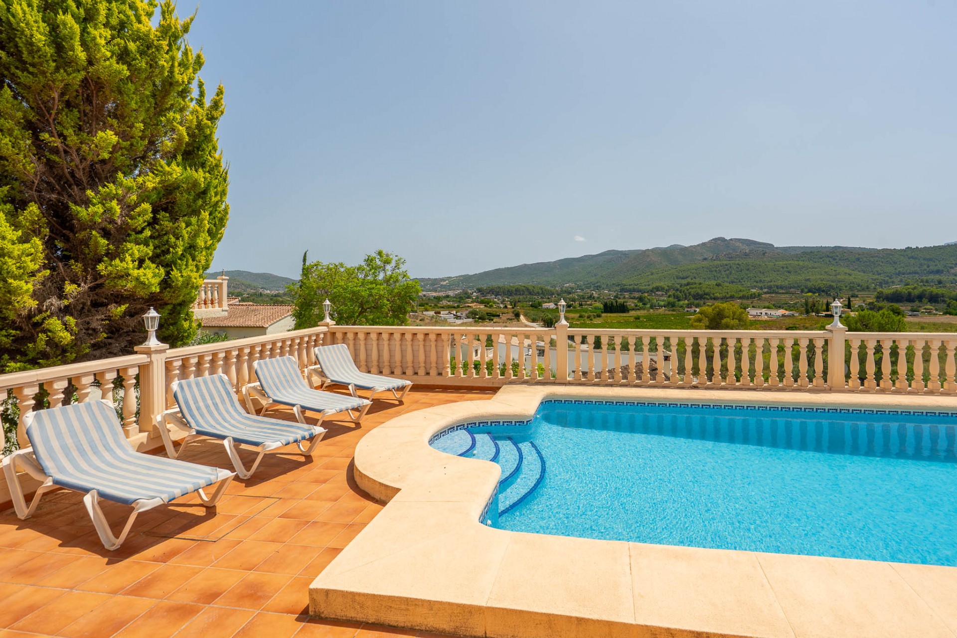 Te koop - Villa -
Jalon