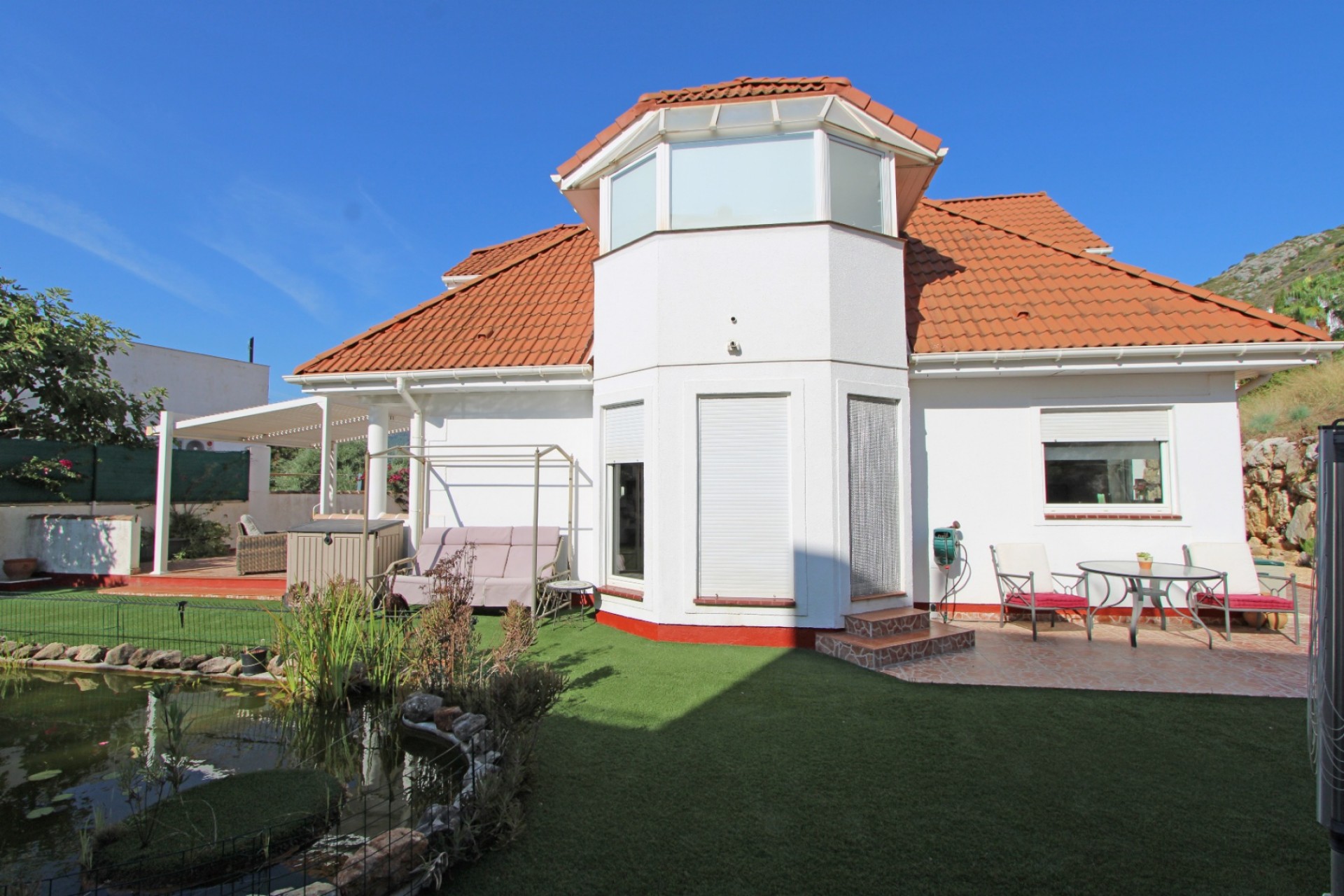 Te koop - Villa -
Jalon