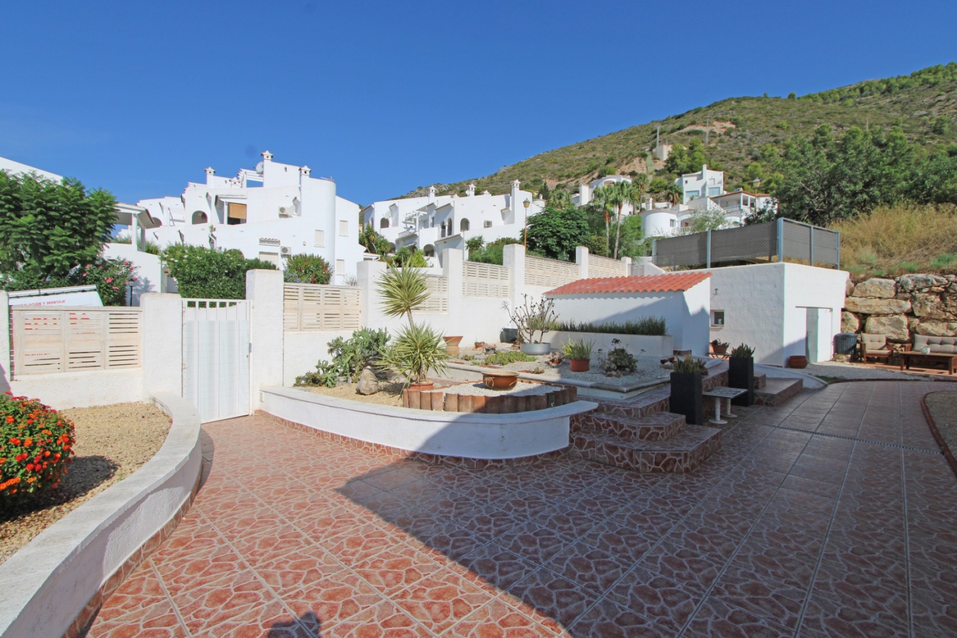 Te koop - Villa -
Jalon