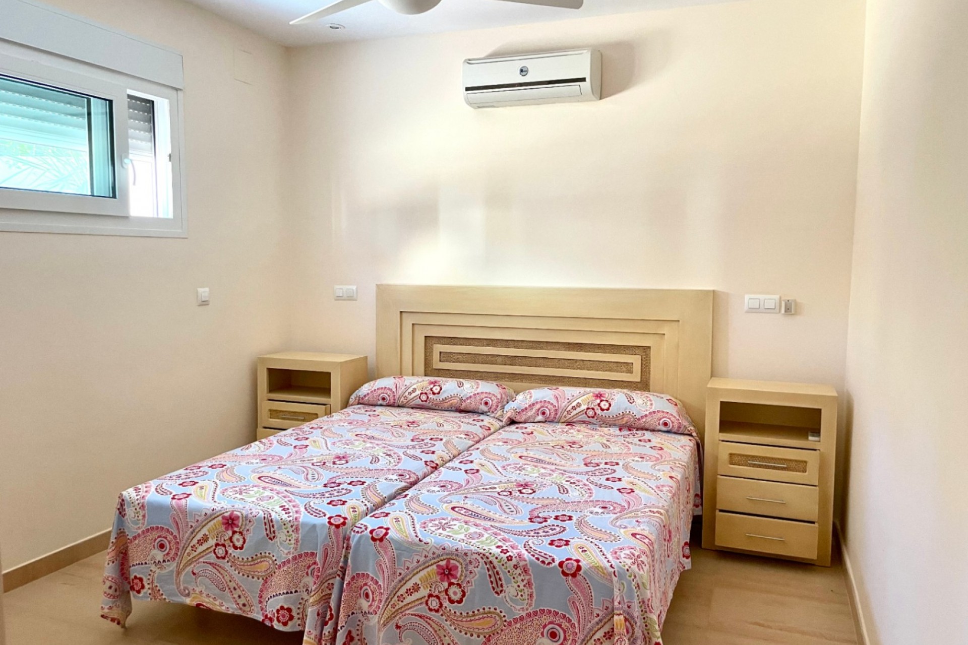 Te koop - Villa -
Javea