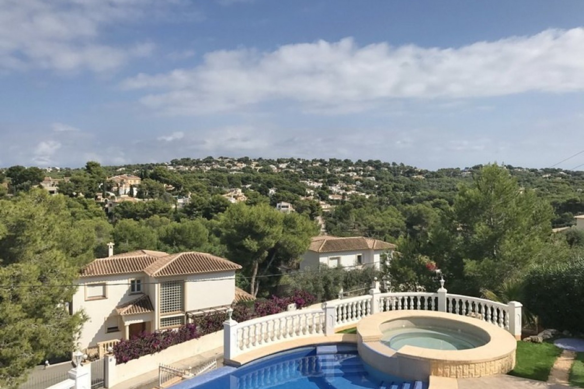Te koop - Villa -
Javea