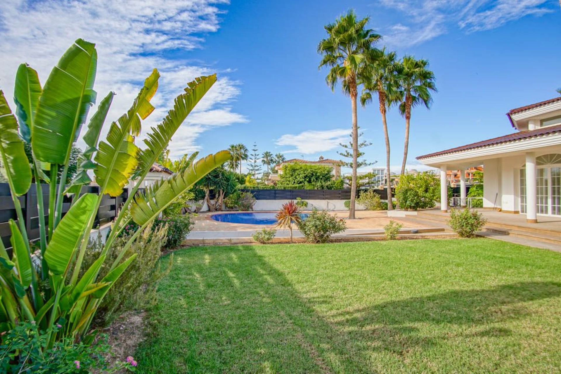 Te koop - Villa -
l'Alfas del Pi - Alfaz del PI Pueblo-Urbanizaciones