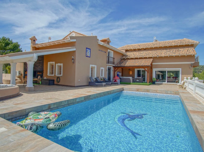 Te koop - Villa -
La Nucia