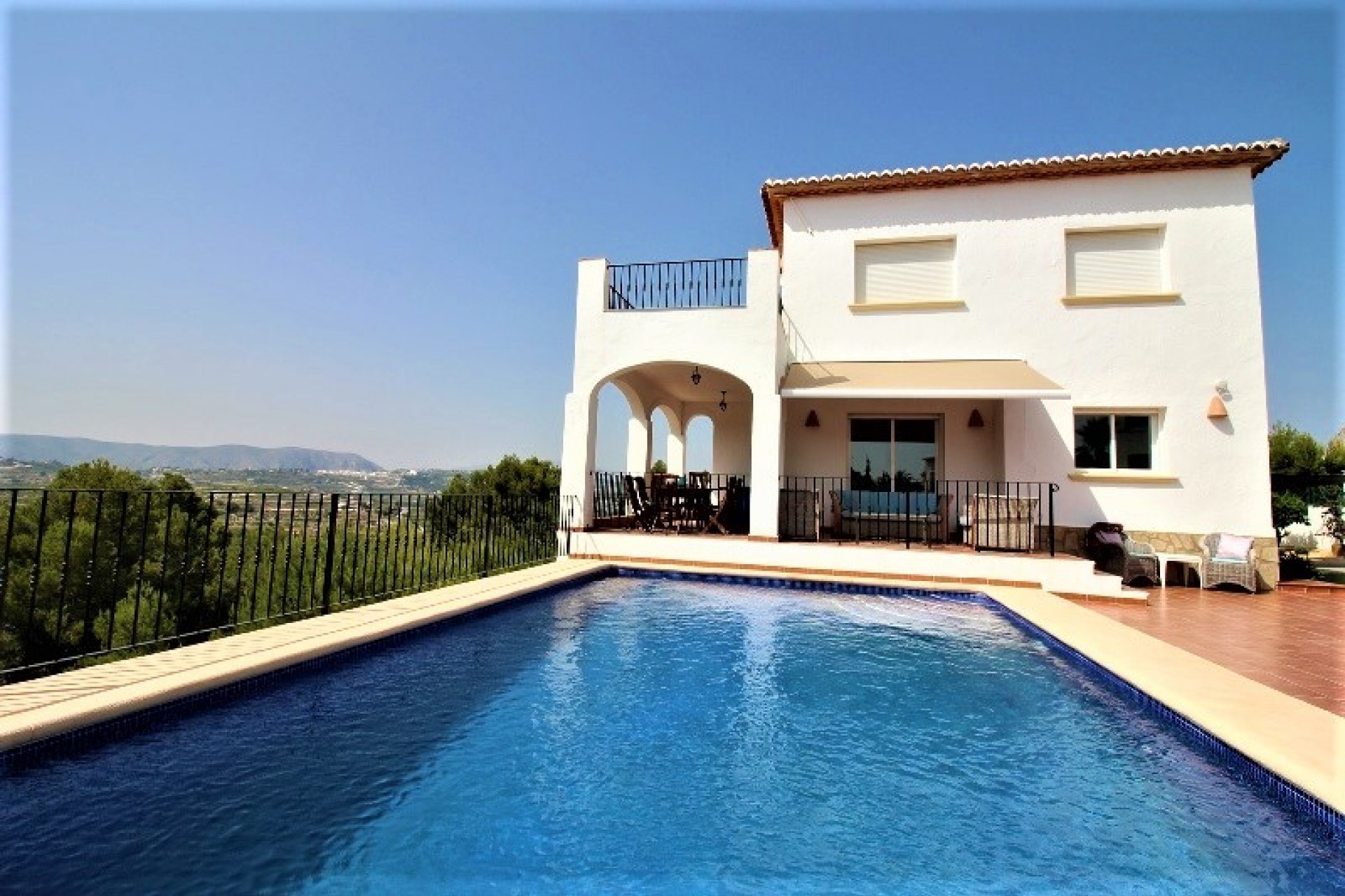 Te koop - Villa -
Moraira - Benimeit