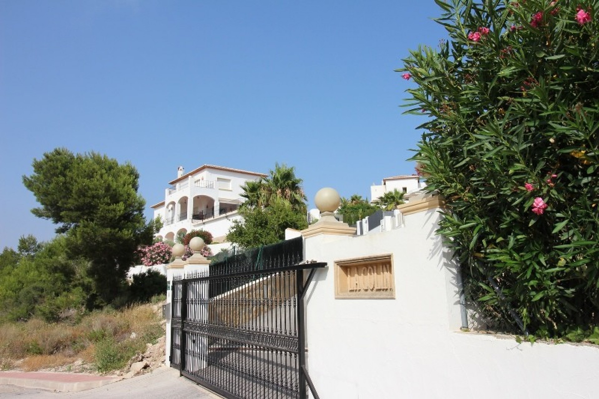 Te koop - Villa -
Moraira - Benimeit