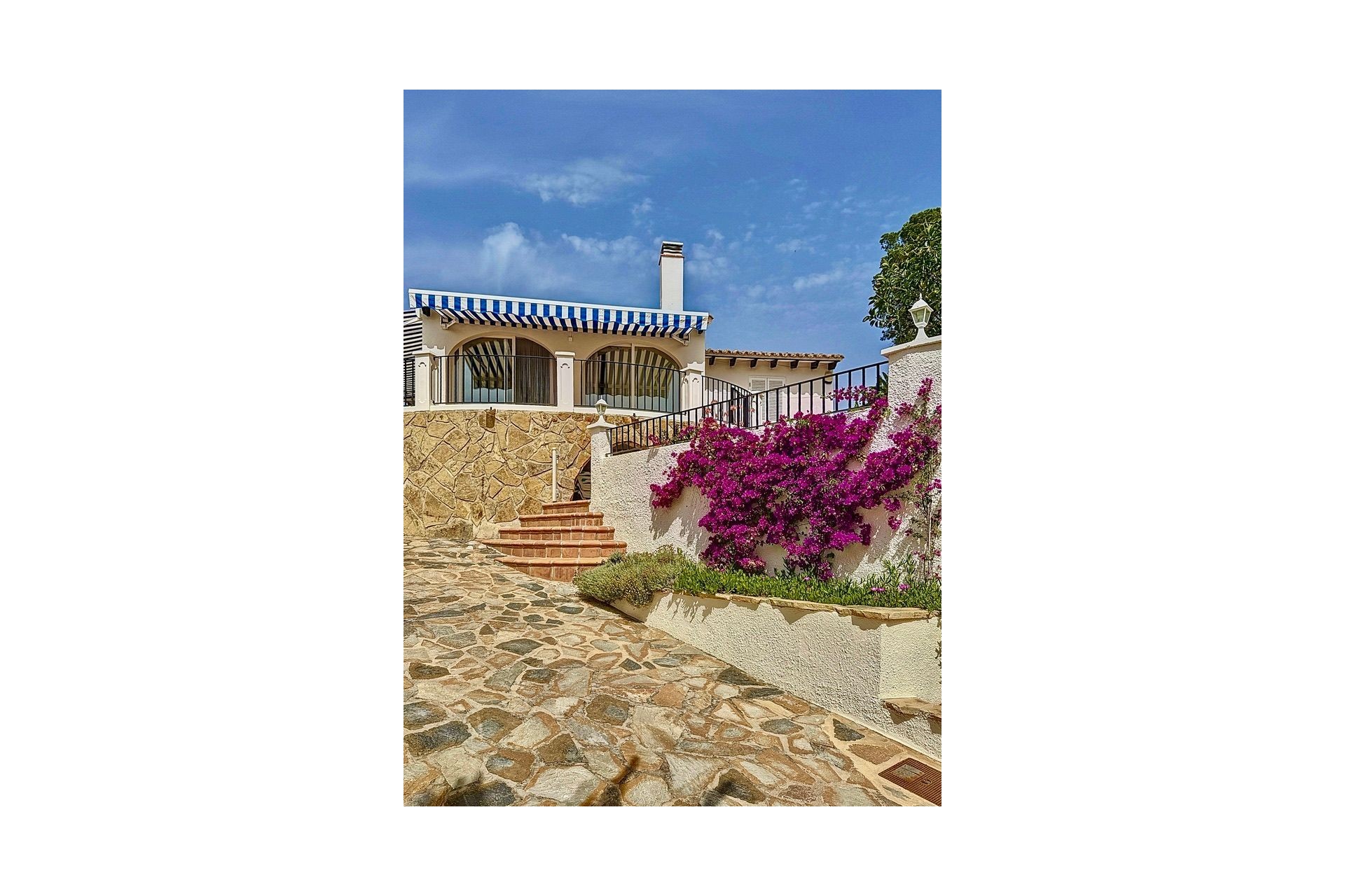 Te koop - Villa -
Moraira - La Sabatera