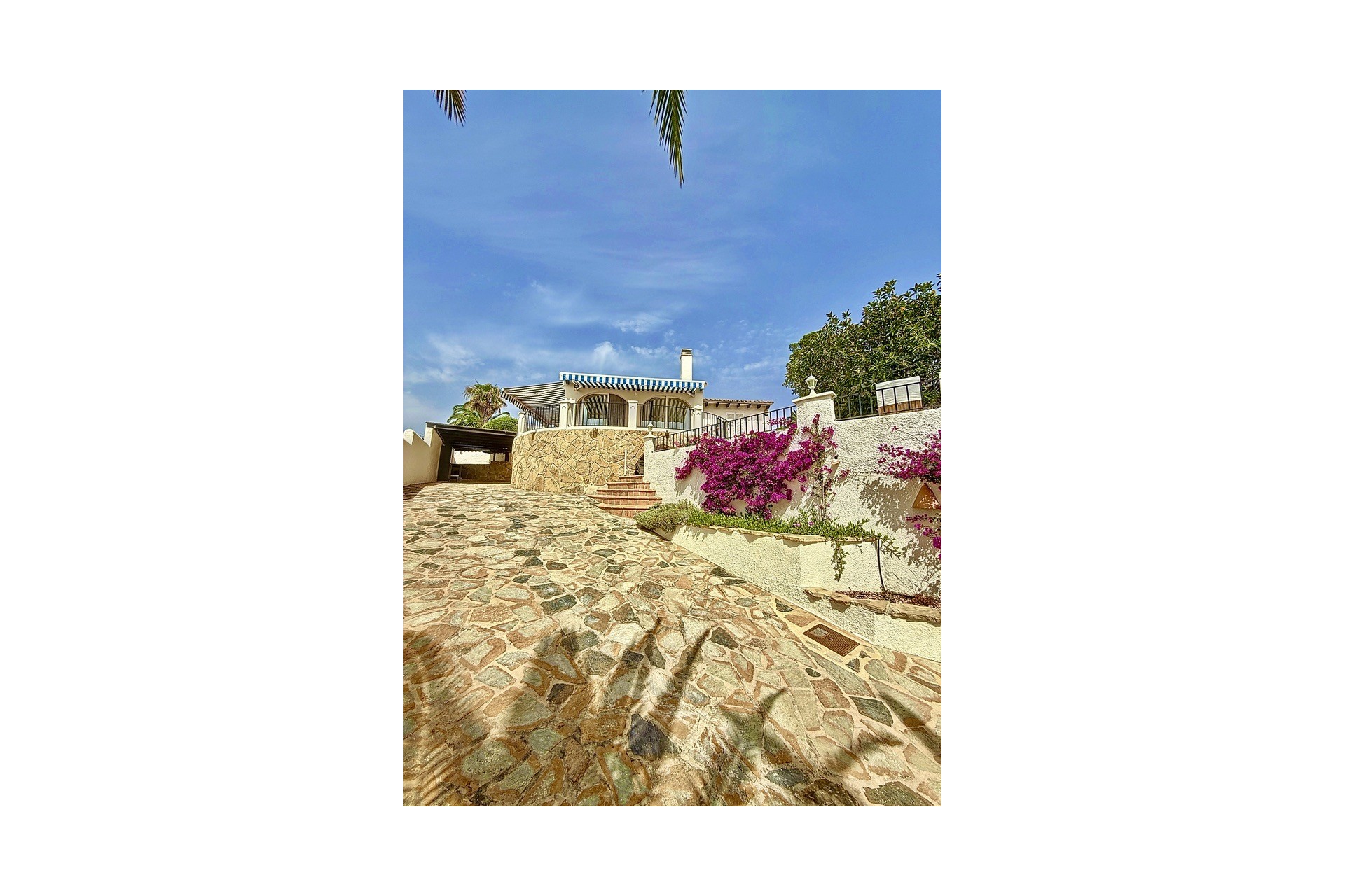 Te koop - Villa -
Moraira - La Sabatera