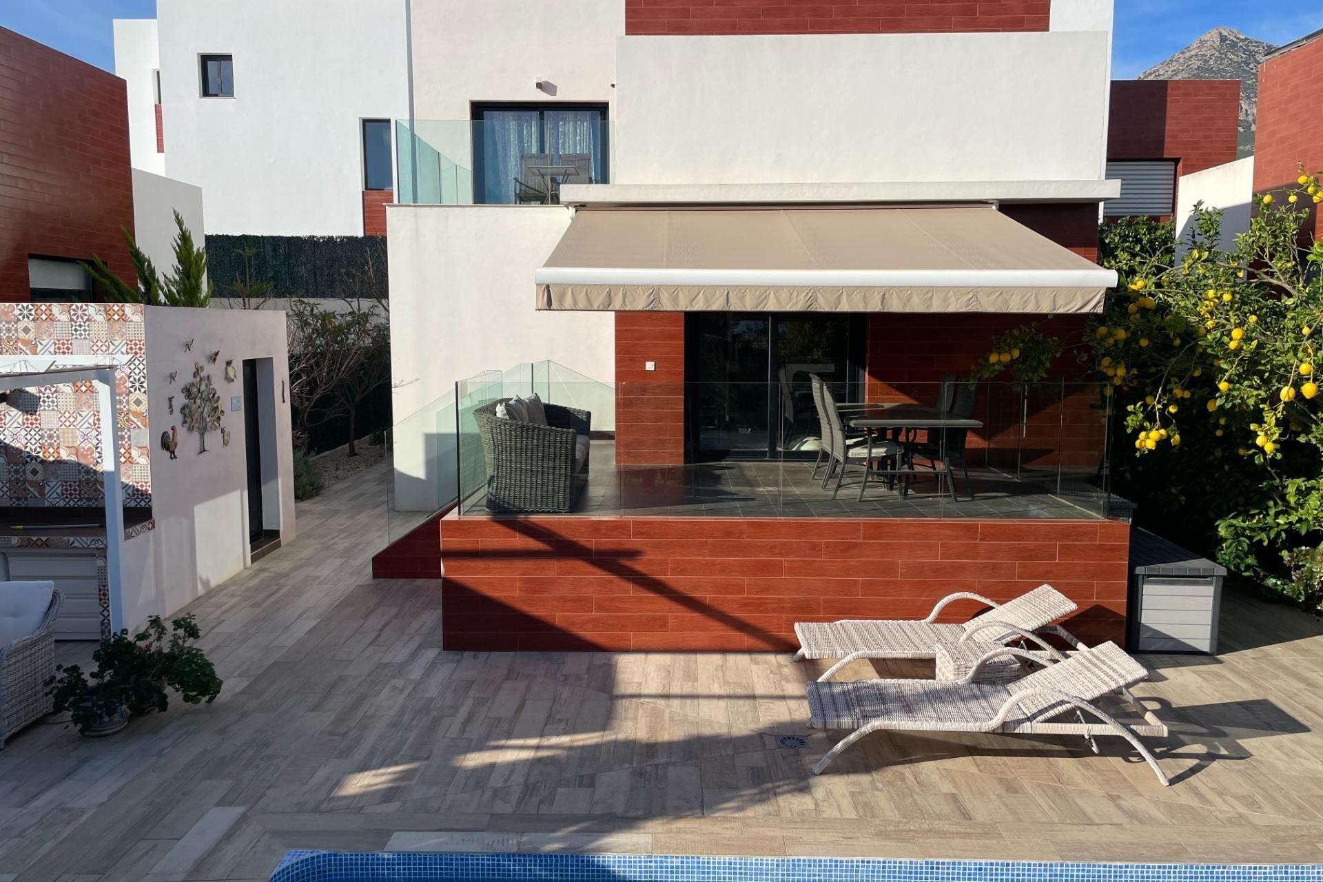 Te koop - Villa -
Polop - Alberca