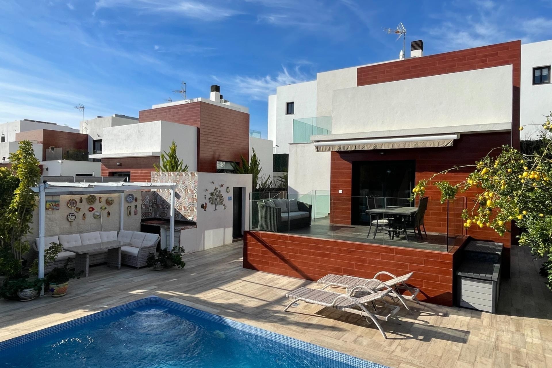 Te koop - Villa -
Polop - Alberca