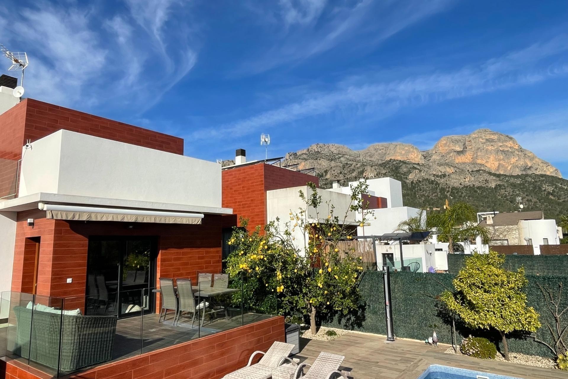 Te koop - Villa -
Polop - Alberca