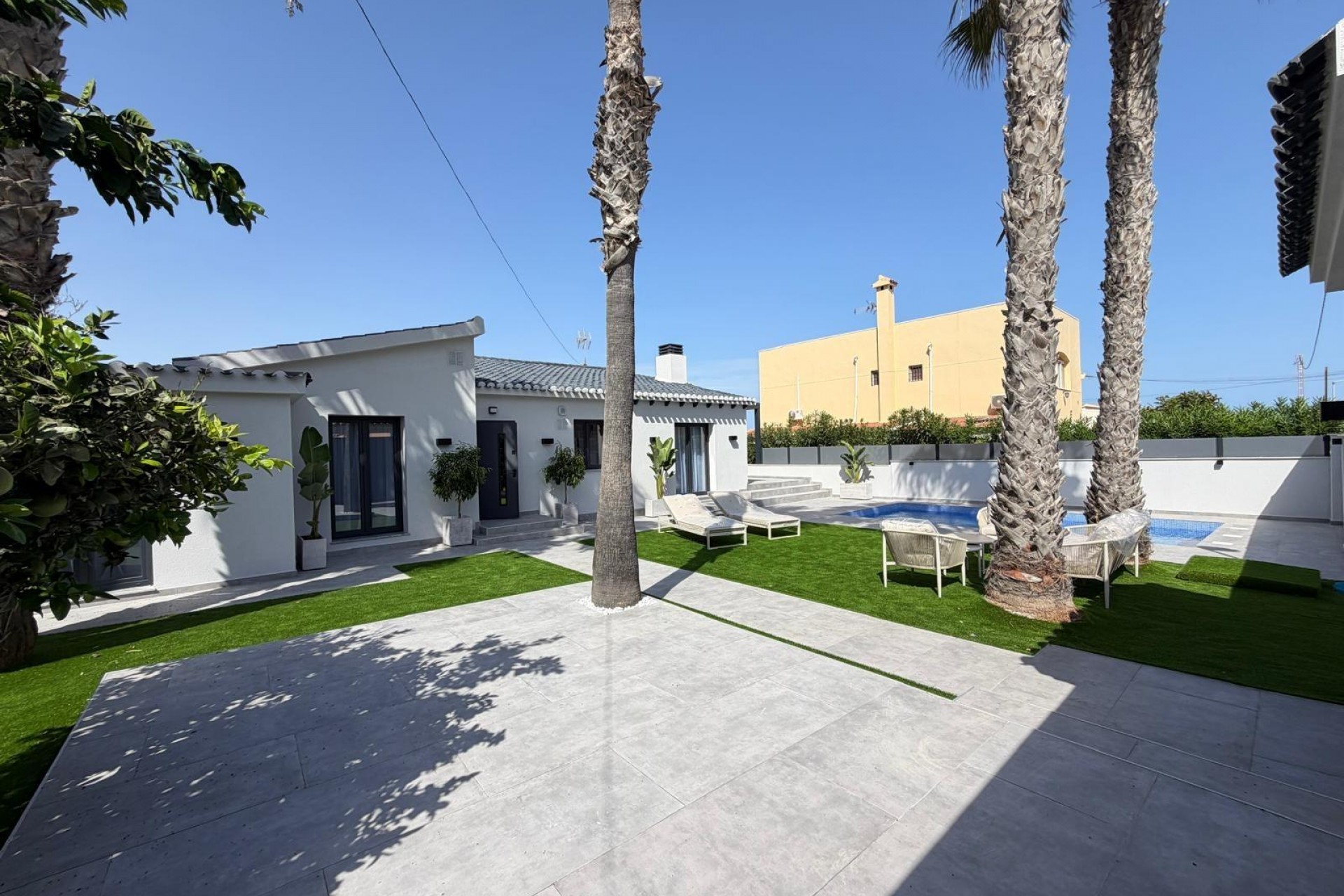 Te koop - Villa -
Torrevieja - Punta Prima