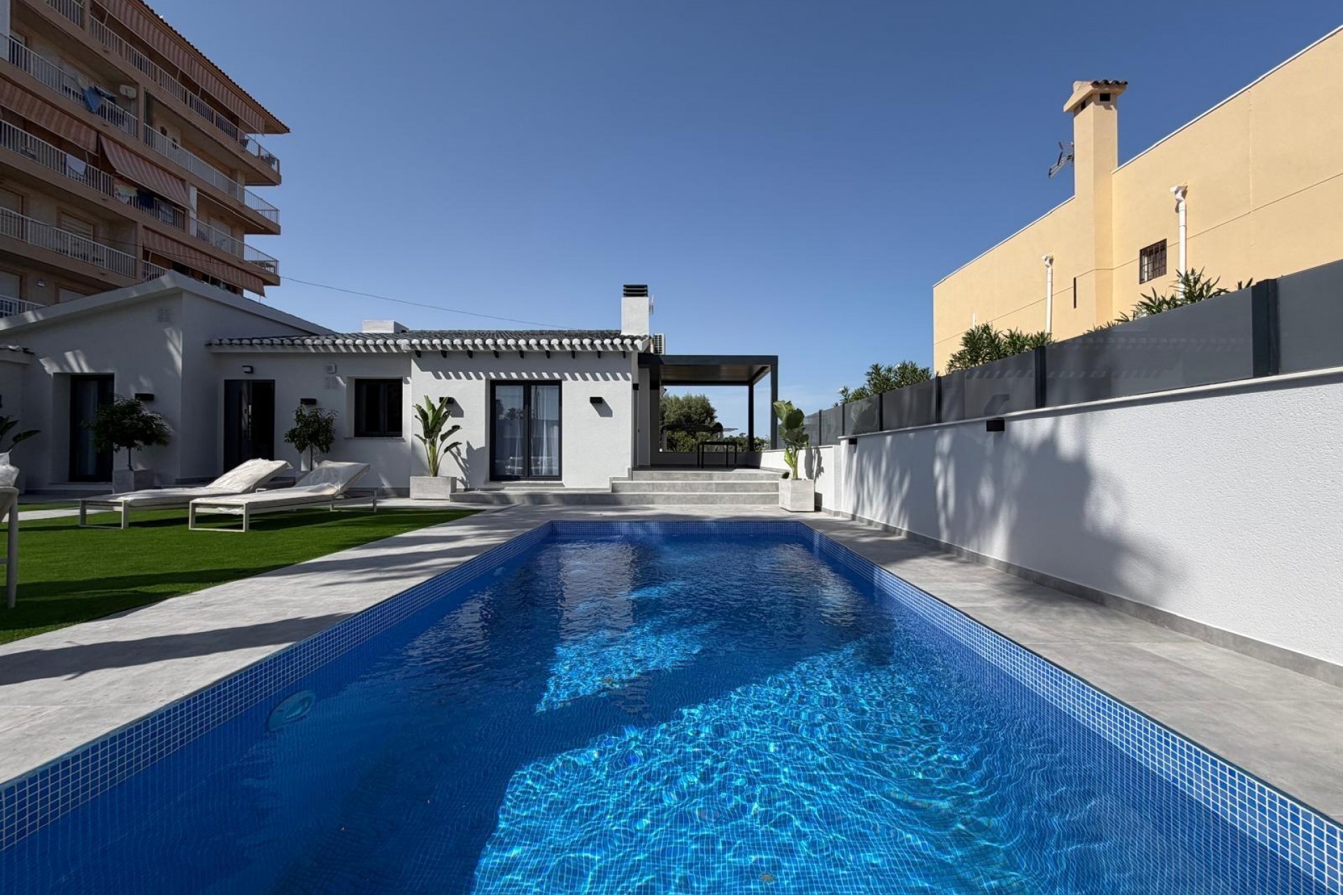 Te koop - Villa -
Torrevieja - Punta Prima