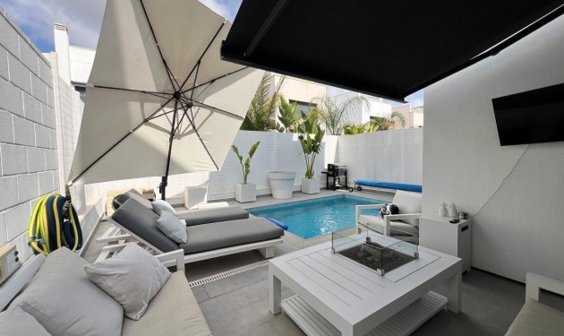 Villa - A Vendre - Orihuela Costa -
                Villamartín-Las Filipinas