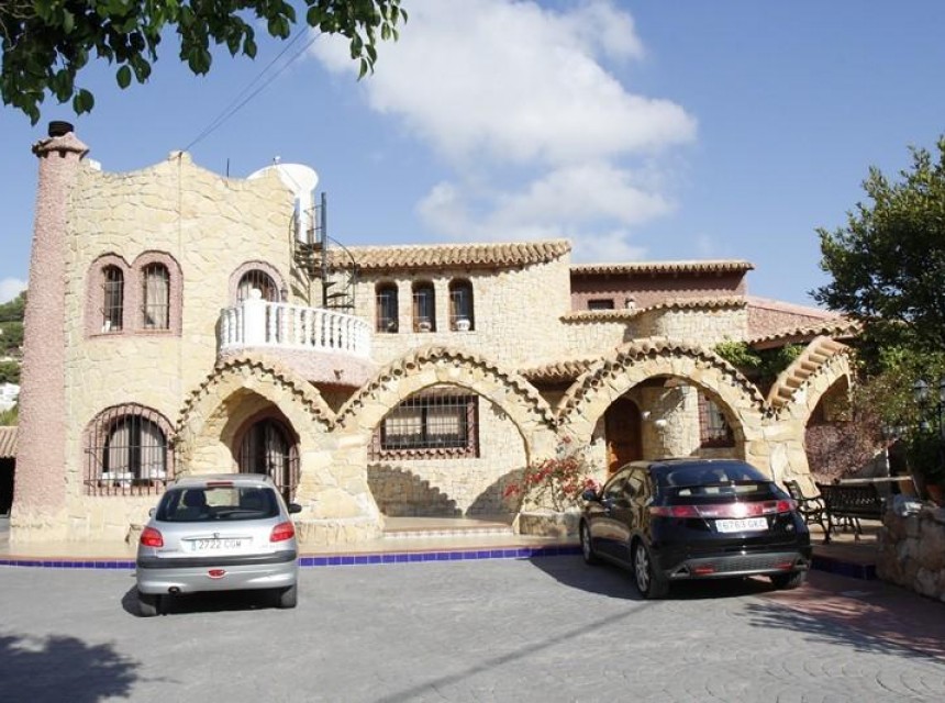 Villa For Sale in Moraira, Alicante