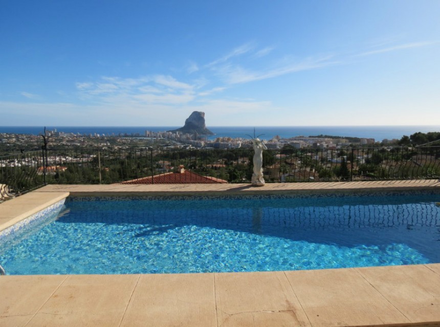 Villa met uitzicht op zee te koop in Calpe