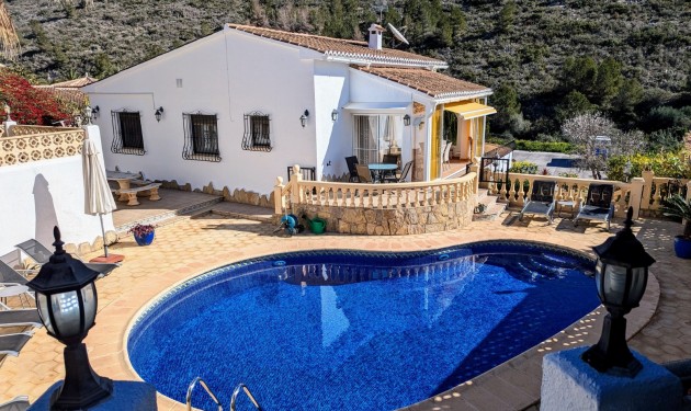 Villa - Te koop - Moraira - CBDE1637