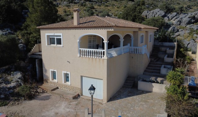 Villa - Zu verkaufen - Tormos - Tormos