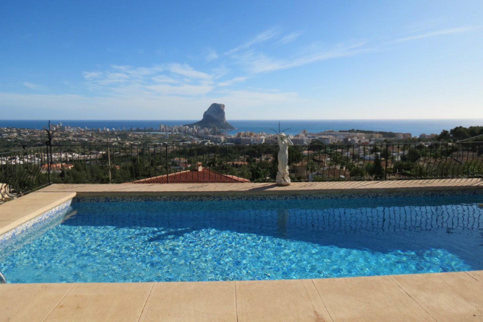 Villas with sea view for sale in Calpe