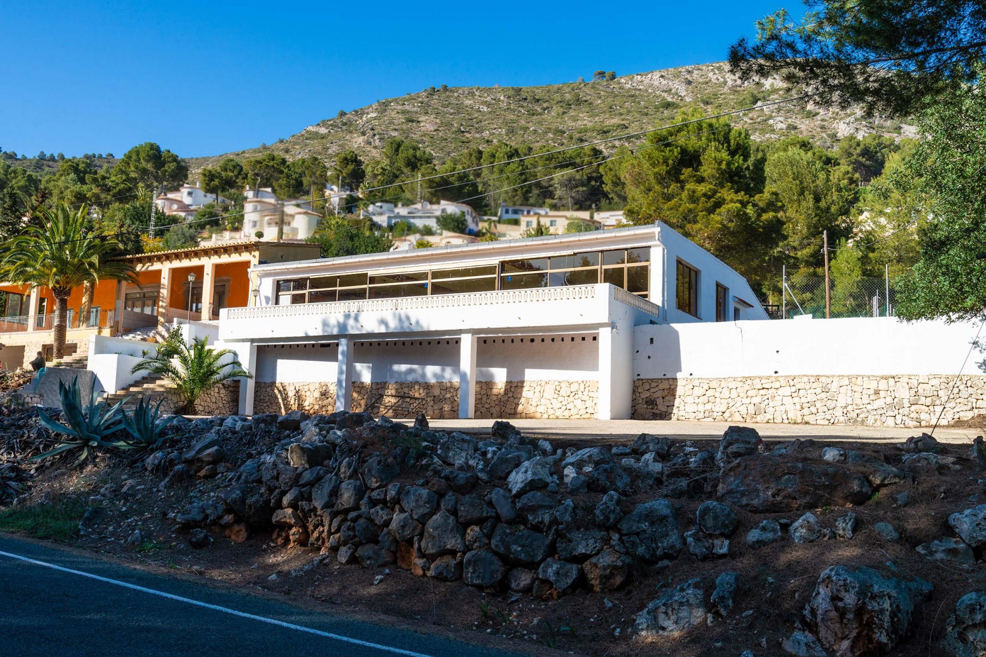 Zu verkaufen -  -
Alcalali