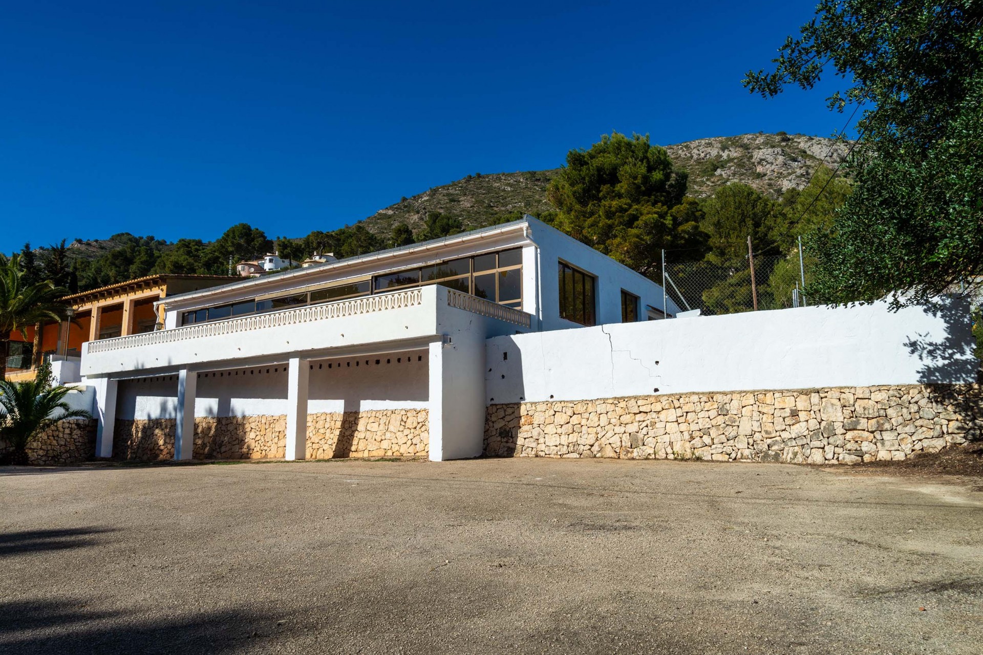 Zu verkaufen -  -
Alcalali