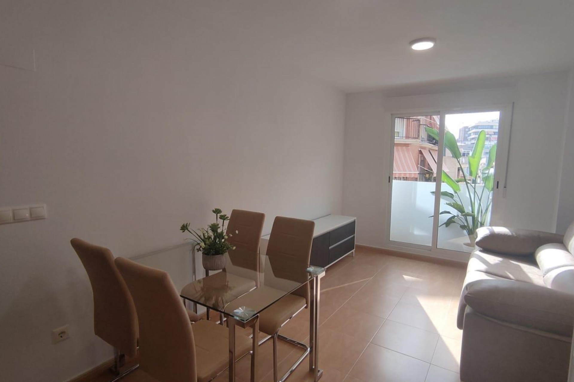 Zu verkaufen - Apartamento -
Alicante - Centro