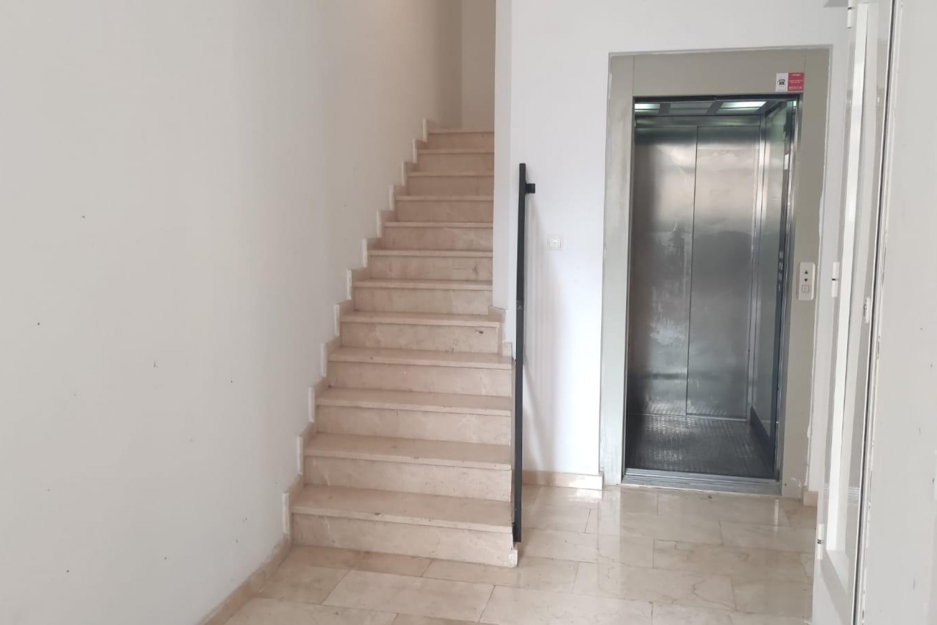Zu verkaufen - Apartamento -
Alicante - Centro