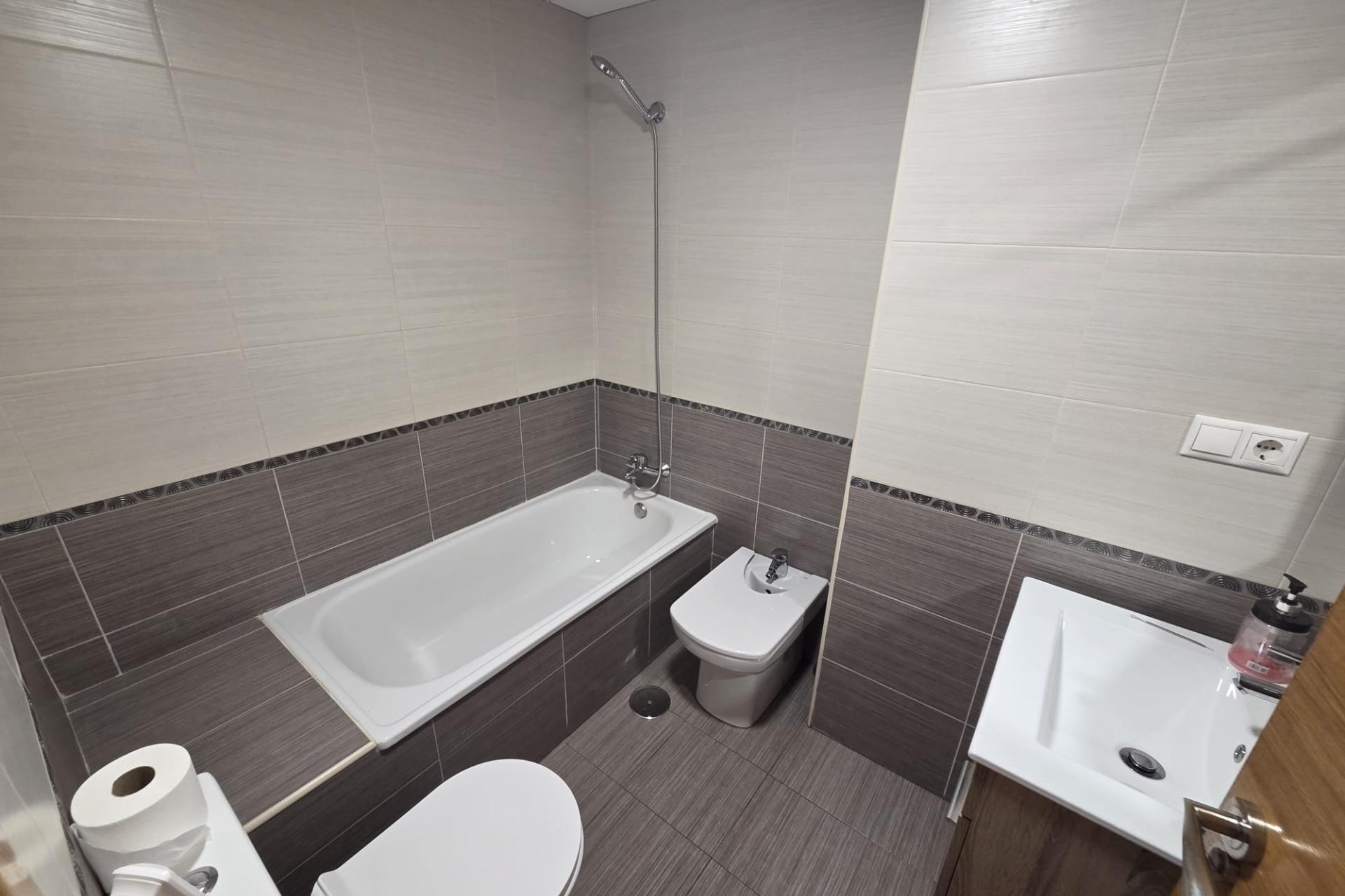 Zu verkaufen - Apartamento -
Alicante - Centro