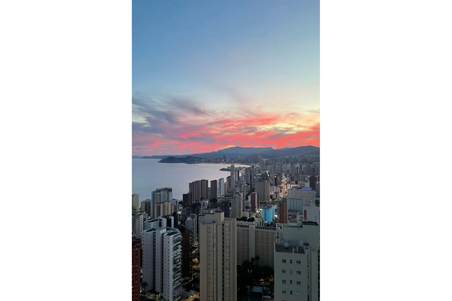 Zu verkaufen - Apartamento -
Benidorm